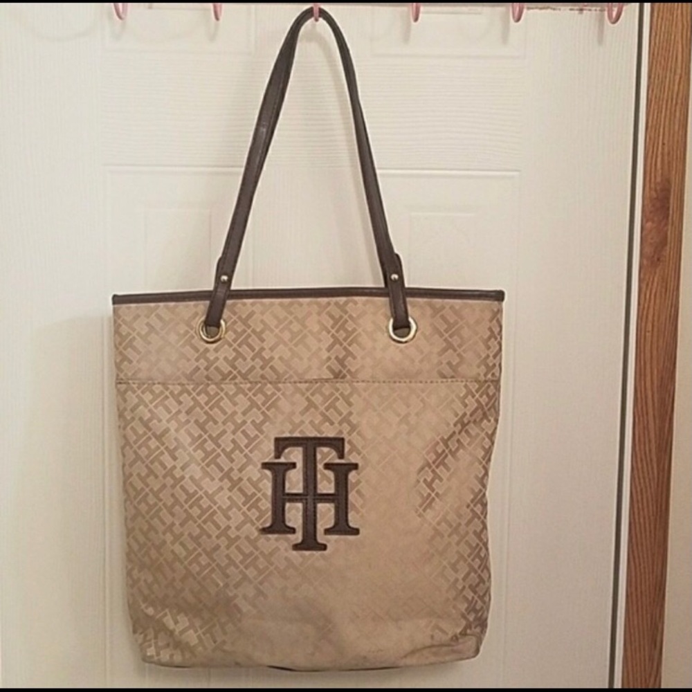 💕3/$19💕 Tommy Hilfiger Tan/Brown Tote